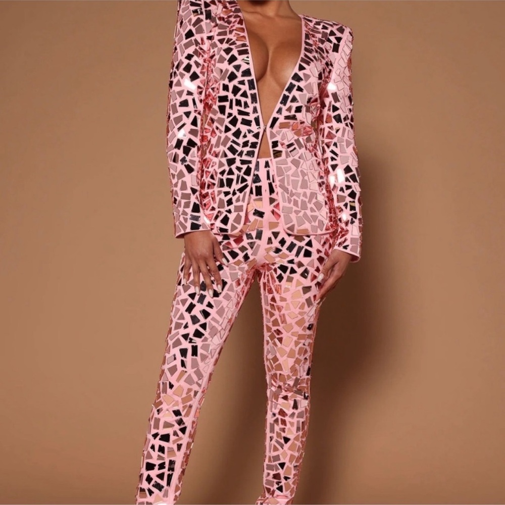 Stylish Pink Mosaic Women's pantsuit